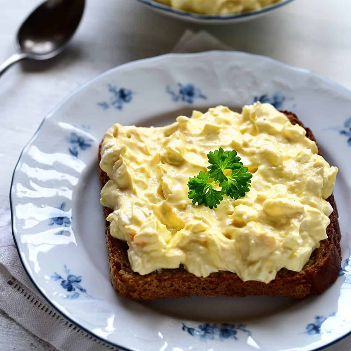 eiersalat auf dem brot