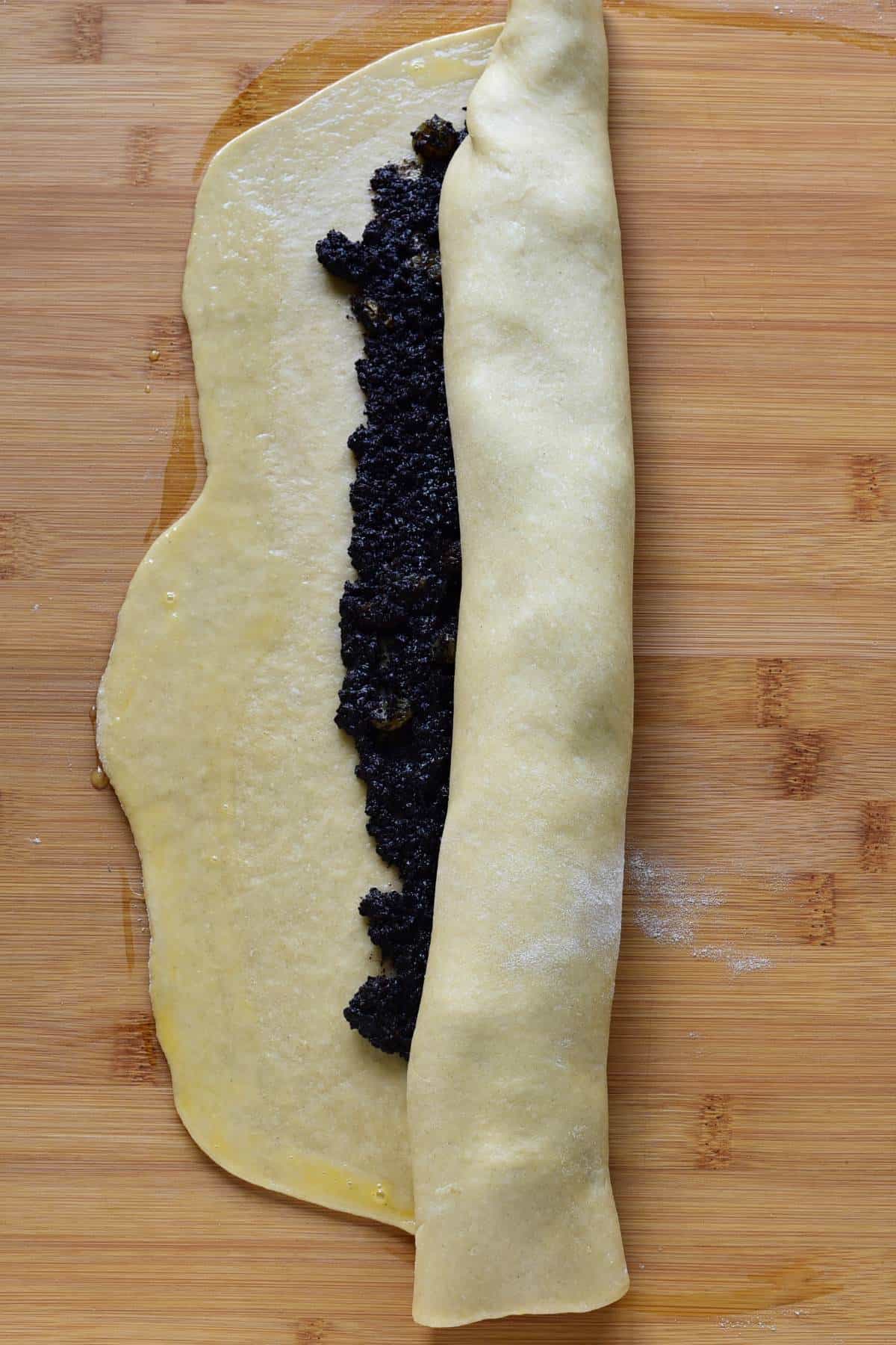 Mohnstrudel aufrollen