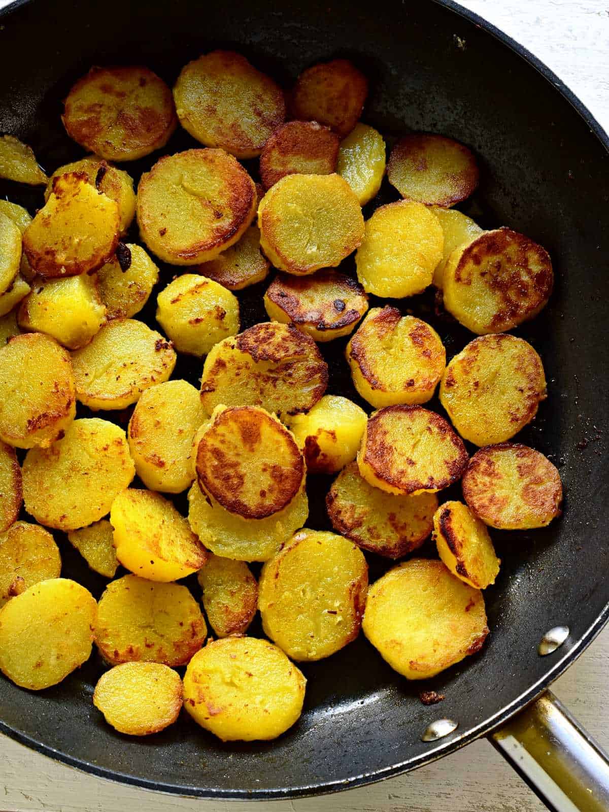 bratkartoffeln in der Pfanne