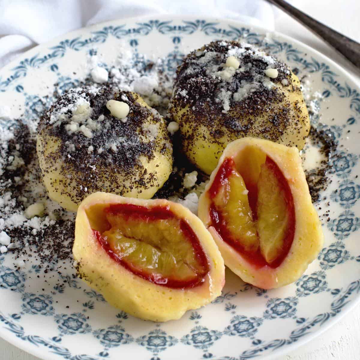 Pflaumenknödel Rezept.