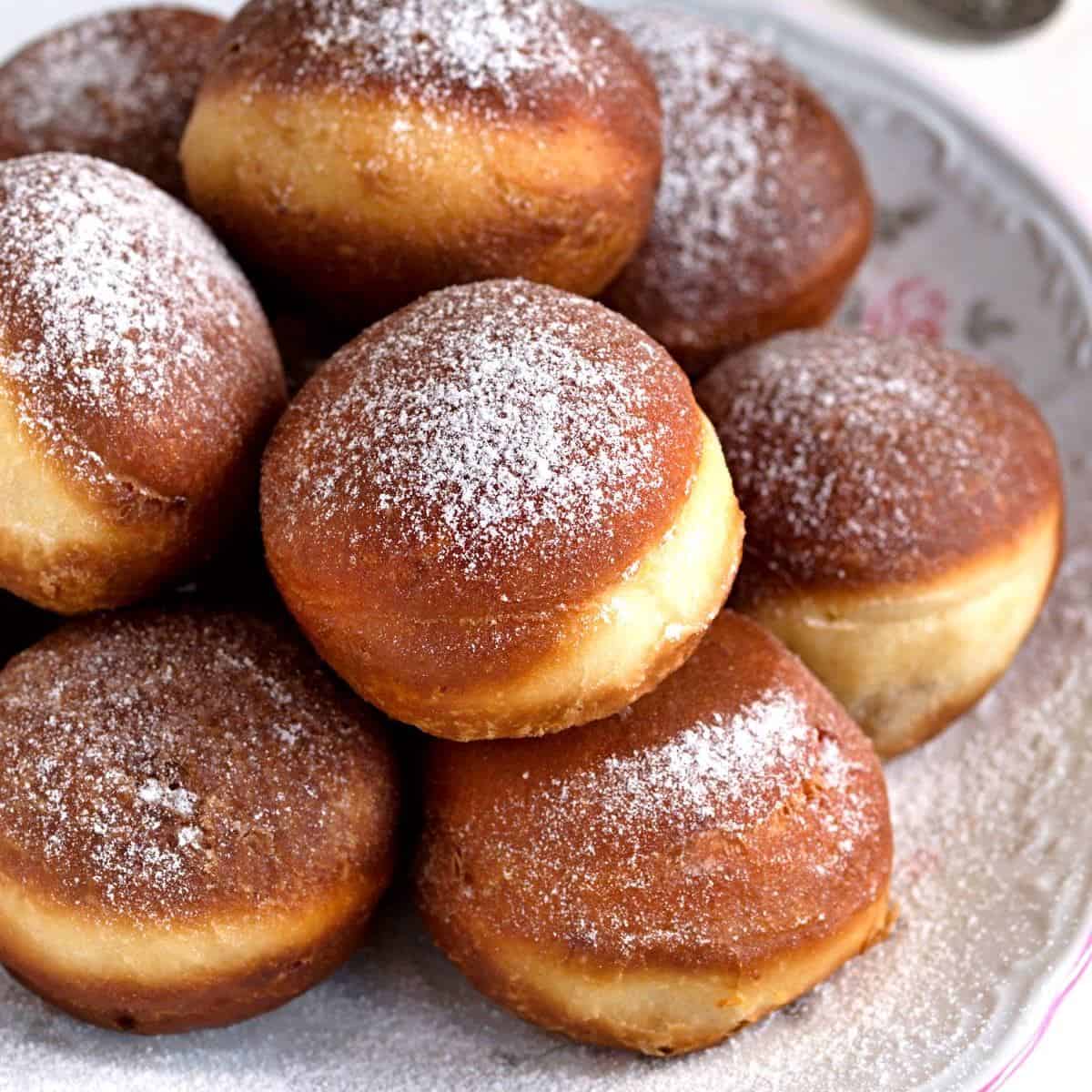 Wiener Krapfen.