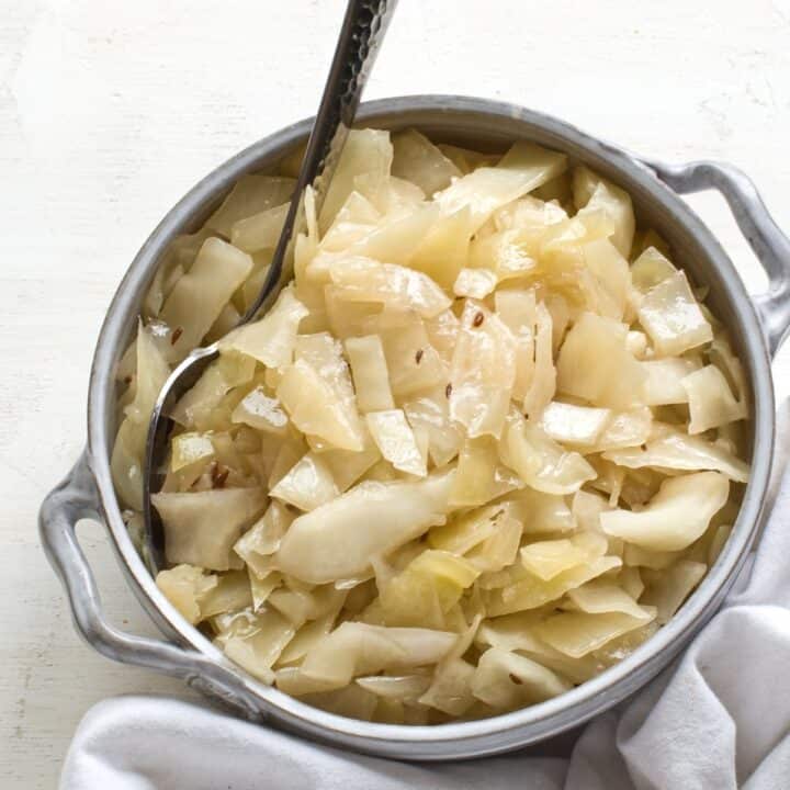 Einfache Stampfkartoffeln mit Zwiebeln und Speck - Culina Bohemica