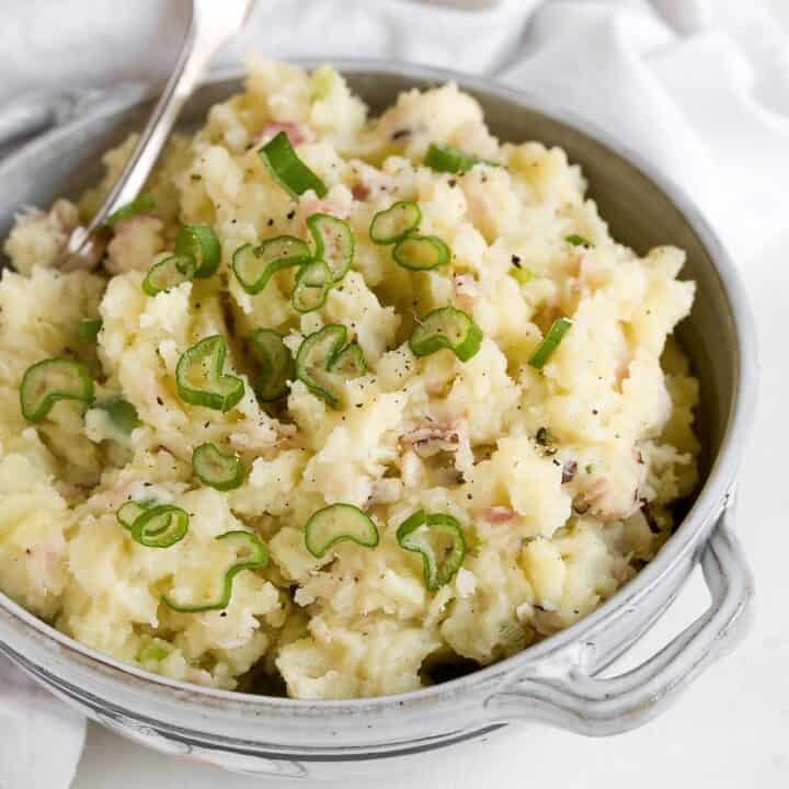 Einfache Stampfkartoffeln mit Zwiebeln und Speck - Culina Bohemica