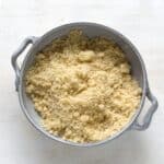 Streusel für Kuchen.