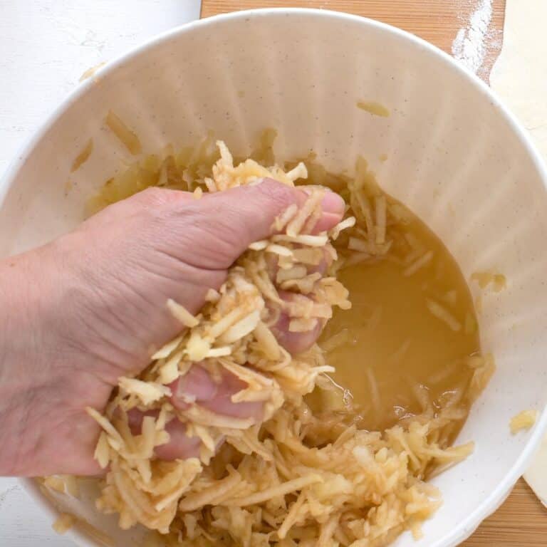 Schneller Apfelstrudel mit fertigem Blätterteig - Culina Bohemica