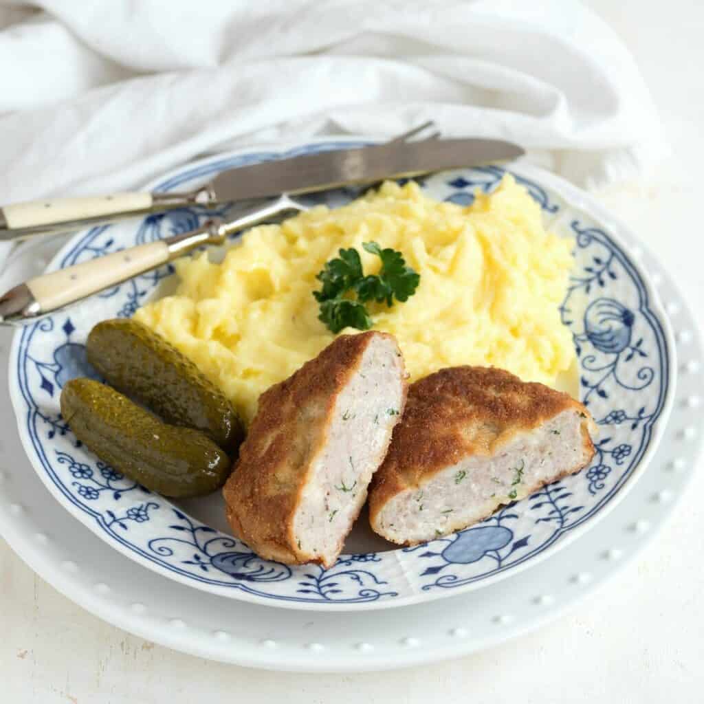 Omas Wurstgulasch mit Kartoffeln - Culina Bohemica