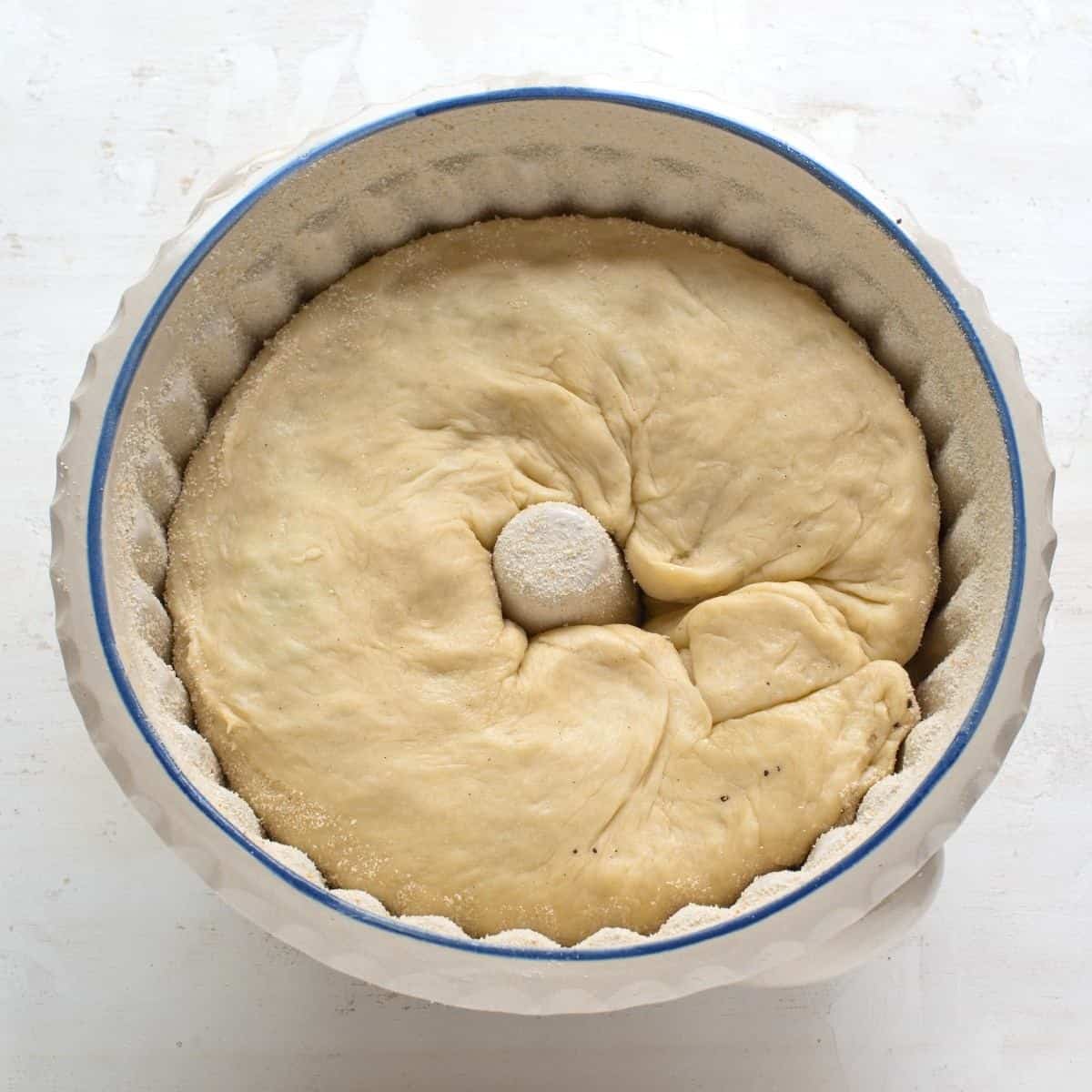 Gugelhupf mit Mohnfüllung Zubereitung.