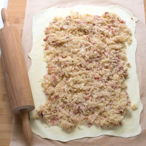 Sauerkrautstrudel mit Blätterteig - Culina Bohemica