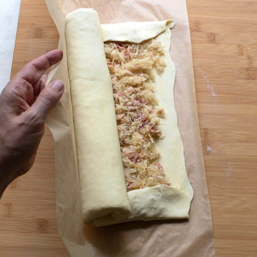 Sauerkrautstrudel mit Blätterteig - Culina Bohemica