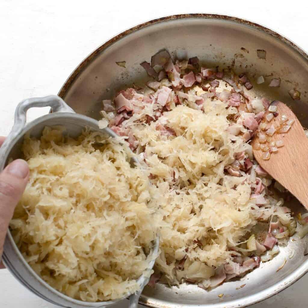 Sauerkrautstrudel mit Blätterteig - Culina Bohemica